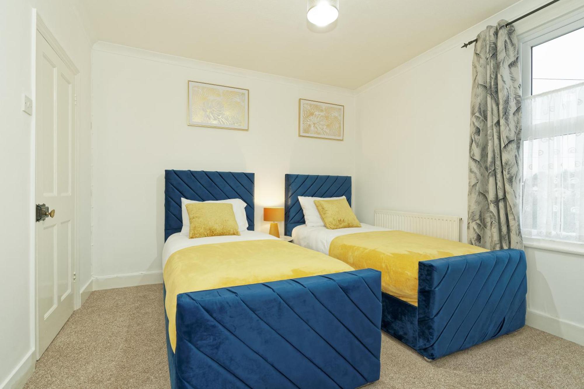 チャタムLovely Luxury 3 Bed Houseアパートメント エクステリア 写真