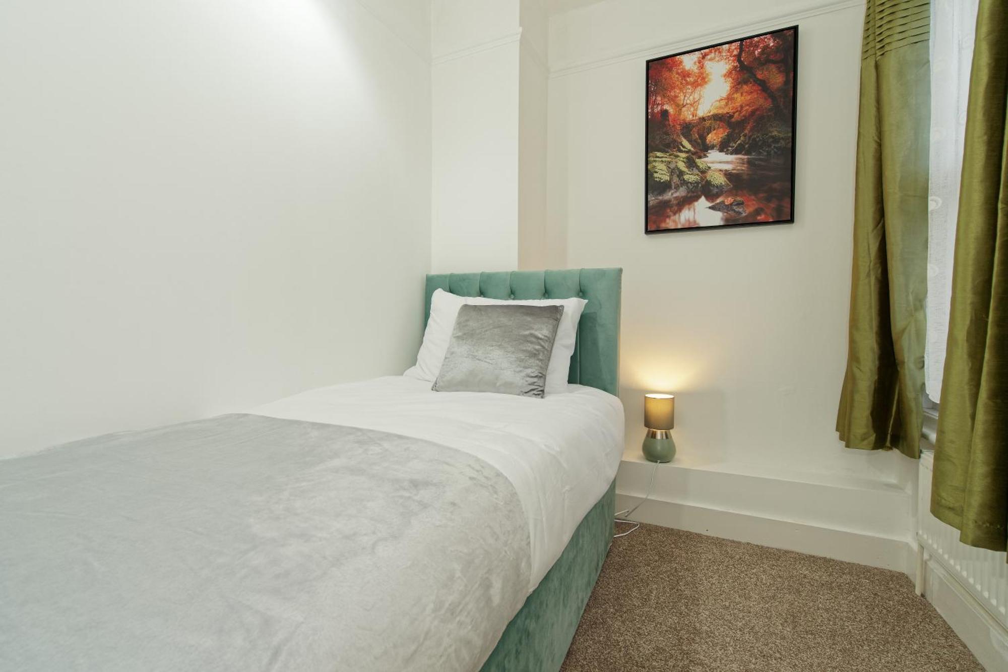 チャタムLovely Luxury 3 Bed Houseアパートメント エクステリア 写真