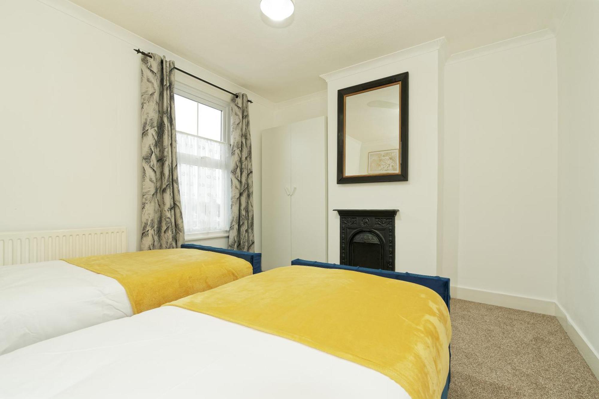 チャタムLovely Luxury 3 Bed Houseアパートメント エクステリア 写真